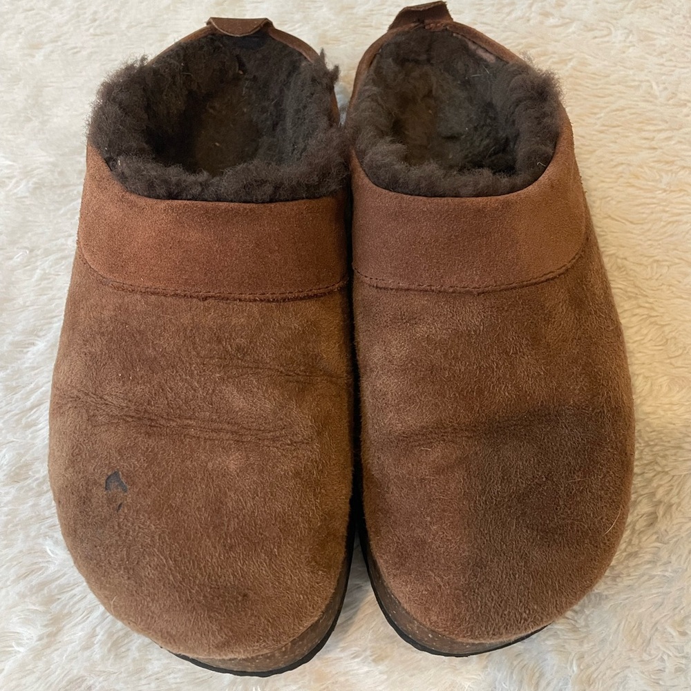 LL Bean Wicked Good Women’s Brown Suede Slippers